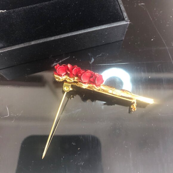 Vintage Red Roses Brooch Pin Metal Gold Toned Jewelry M 12 Valentines Old Money - Picture 13 of 14